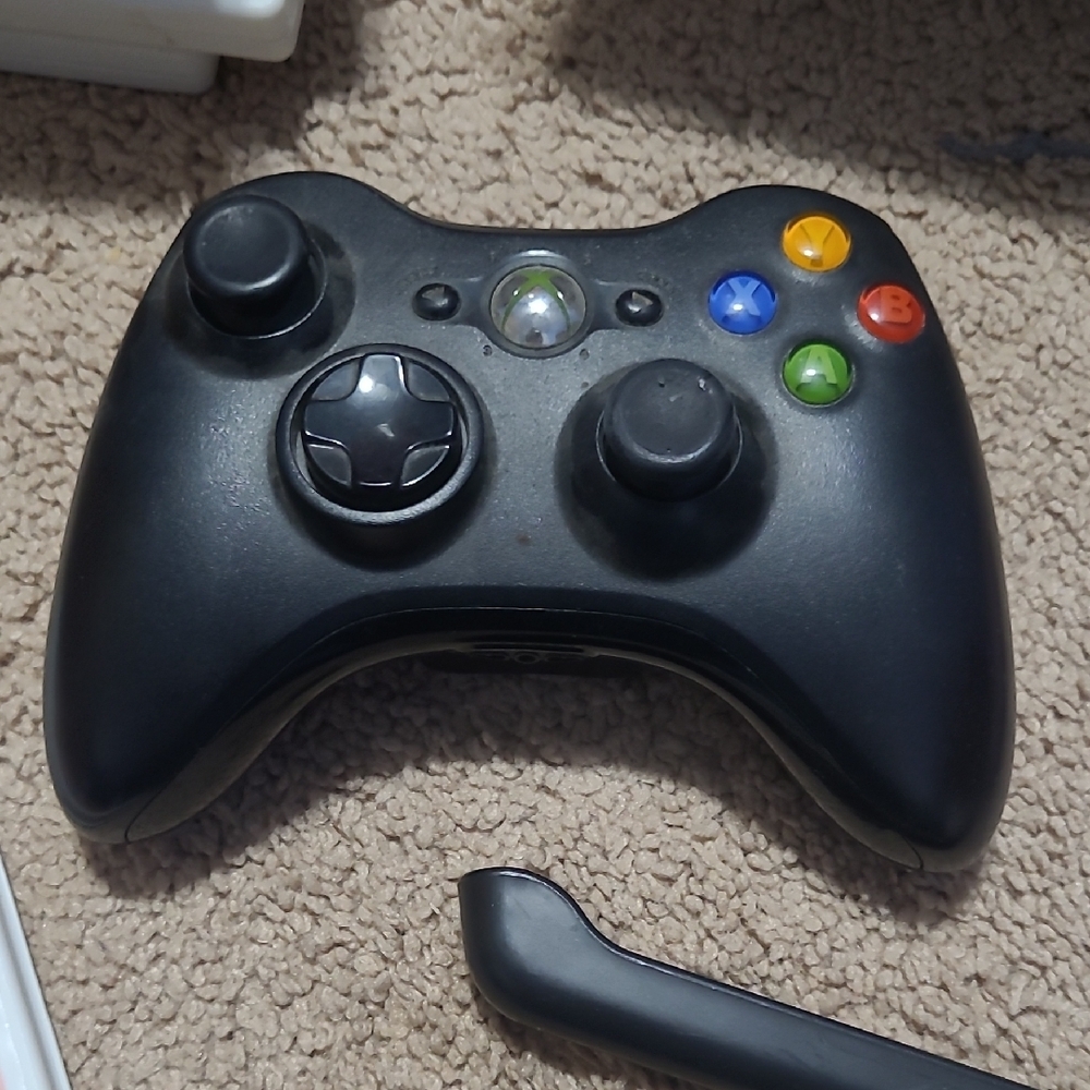 Black Wireless Game Controller